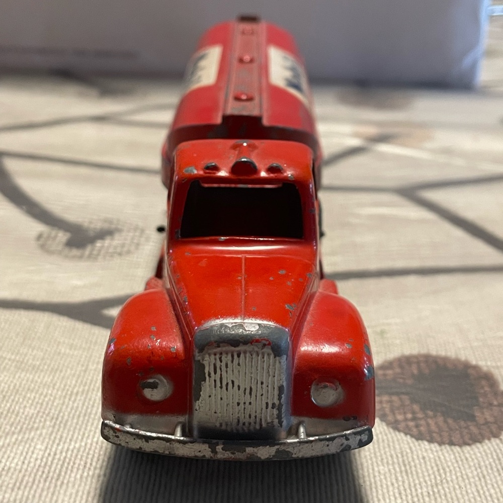 Tootsie Mobil Tanker Truck